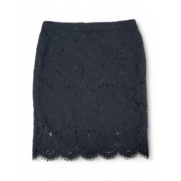 Banana Republic Lace Pencil Skirt‎ Size 6 Black Floral Scalloped Hem Elegant - Picture 1 of 4